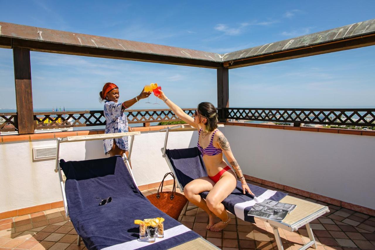 New Bristol Sport Hotel Cesenatico Exterior foto