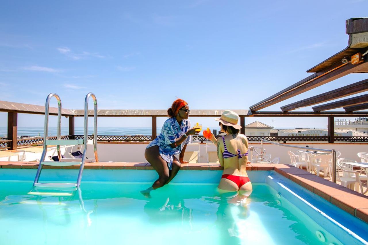 New Bristol Sport Hotel Cesenatico Exterior foto